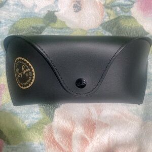 Ray-Ban black sunnies/eyeglasses case